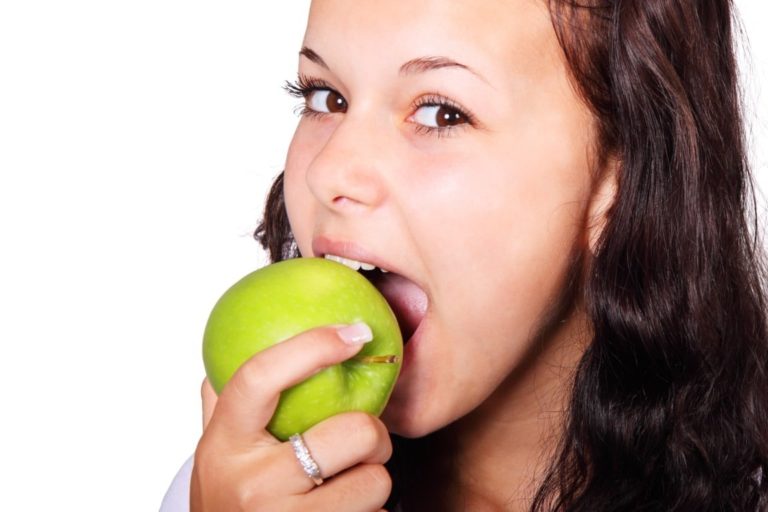 Por qué deberías seguir una dieta anticaries (Y cómo hacerlo)